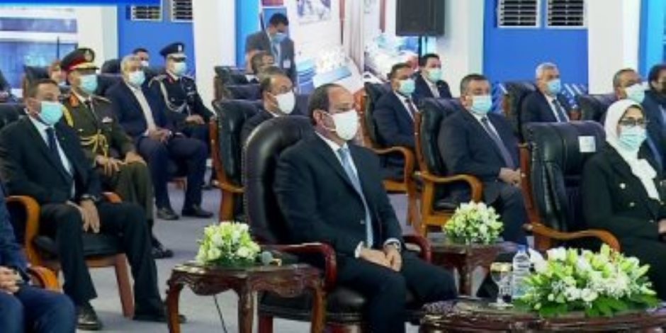 الرئيس السيسى: "الشعب المصرى هو اللى بيصرف مش الدولة"