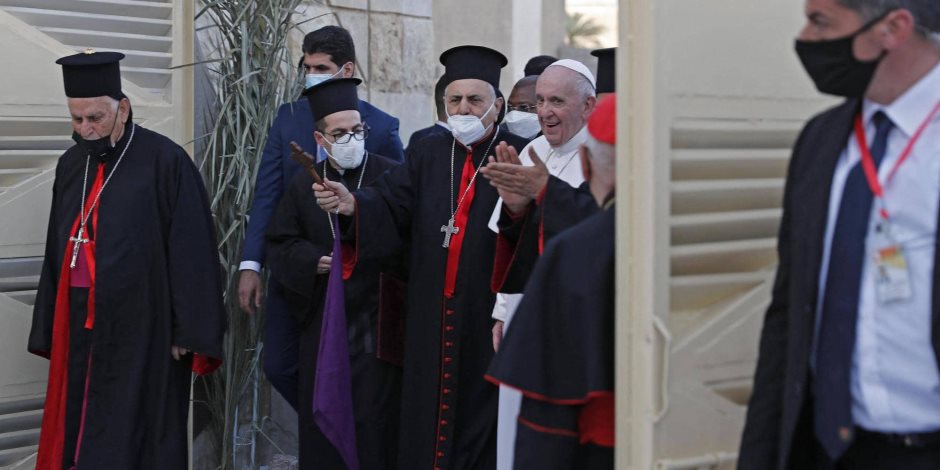 بمشاركة أتباع مختلف الديانات والطوائف.. البابا فرنسيس يقيم الصلاة الإبراهيمية في العراق