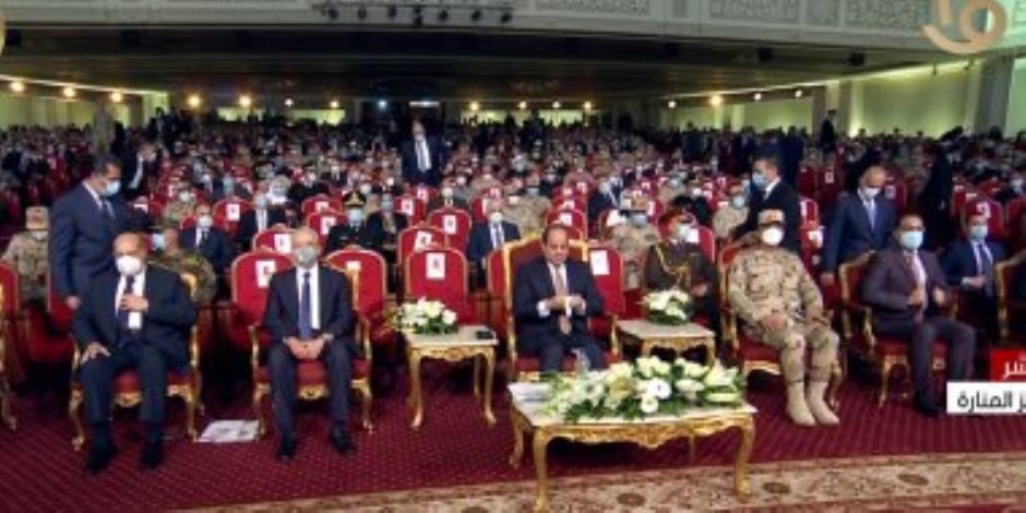 الرئيس السيسي يشاهد فيلما تسجيليا بعنوان "حلم الشهيد" عن تضحيات شهداء الوطن