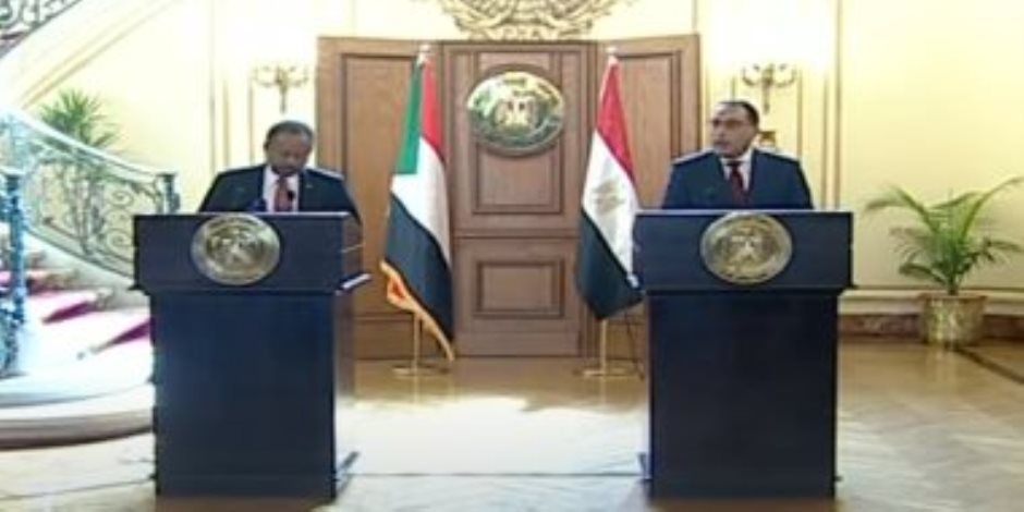 رئيس وزراء السودان من القاهرة: نأمل أن نصل لاتفاق بملف سد النهضة لتحقيق مصالح شعوب المنطقة