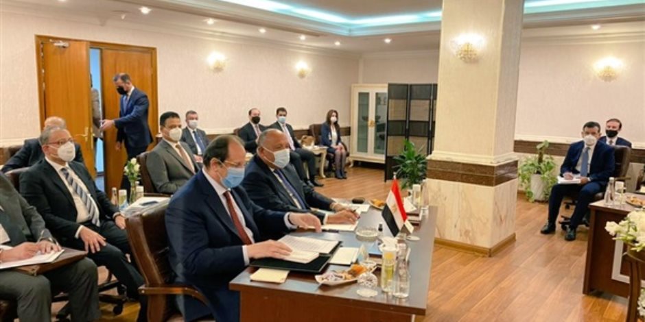بدء اجتماع آلية التعاون الثلاثى بين مصر والأردن والعراق بمشاركة شكرى والوزير عباس كامل