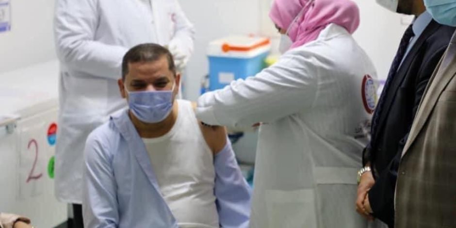 بعد تأخير.. ليبيا تطلق حملة تطعيم ضد كورونا 