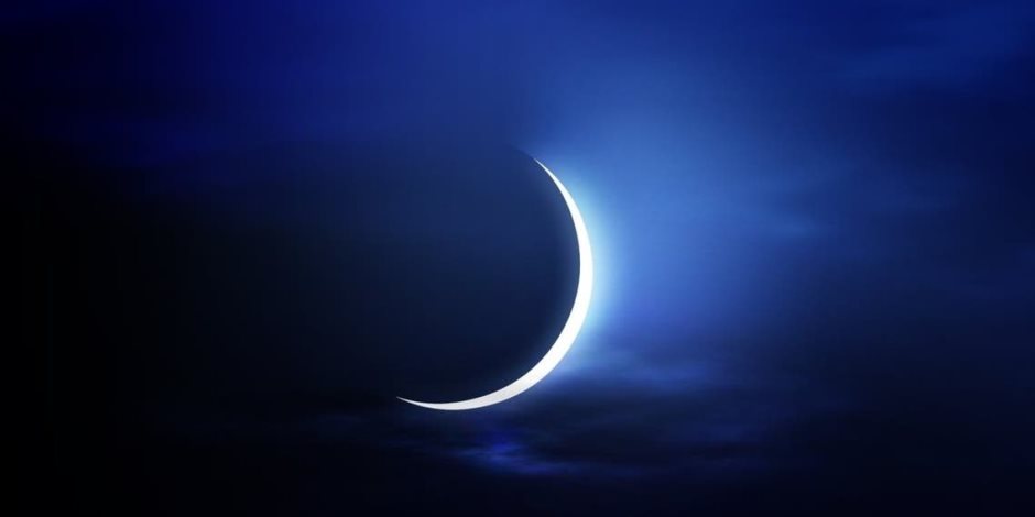 بعد غروب الشمس اليوم.. هلال رمضان قرب عنقود نجوم الثريا بسماء مصر