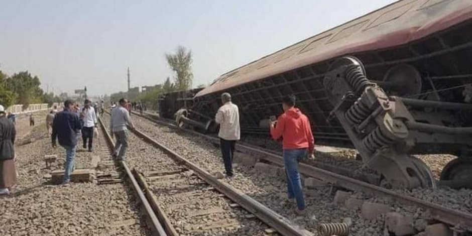 وزير النقل ومحافظ القليوبية يتابعان إحلال وتجديد قضبان موقع حادث قطار طوخ