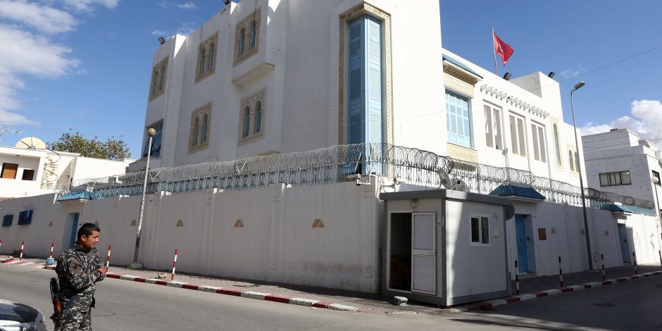 تونس تغلق قنصليتها في طرابلس.. فلماذا؟
