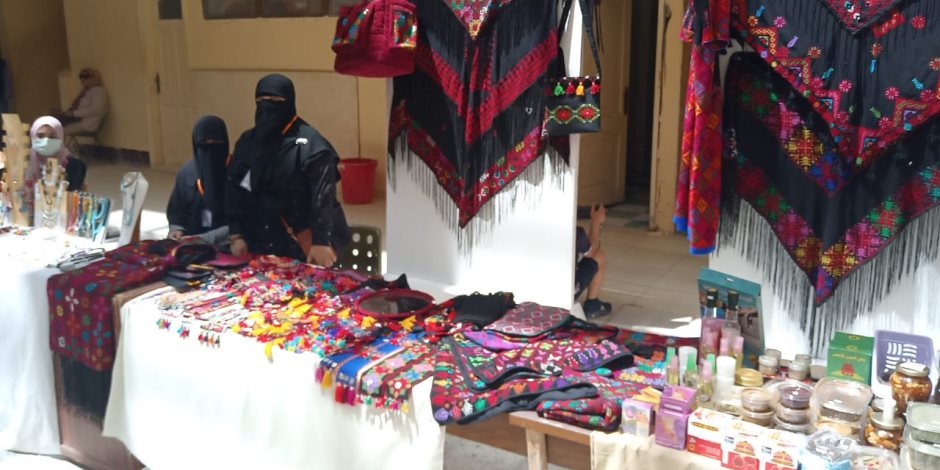 افتتاح معرض المشغولات اليدوية للجمعيات الأهلية بشمال سيناء (صور)