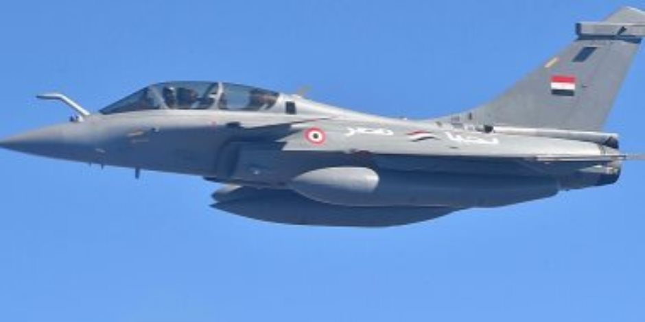 الحكومتان المصرية والفرنسية توقعان عقد توريد 30 طائرة طراز رافال