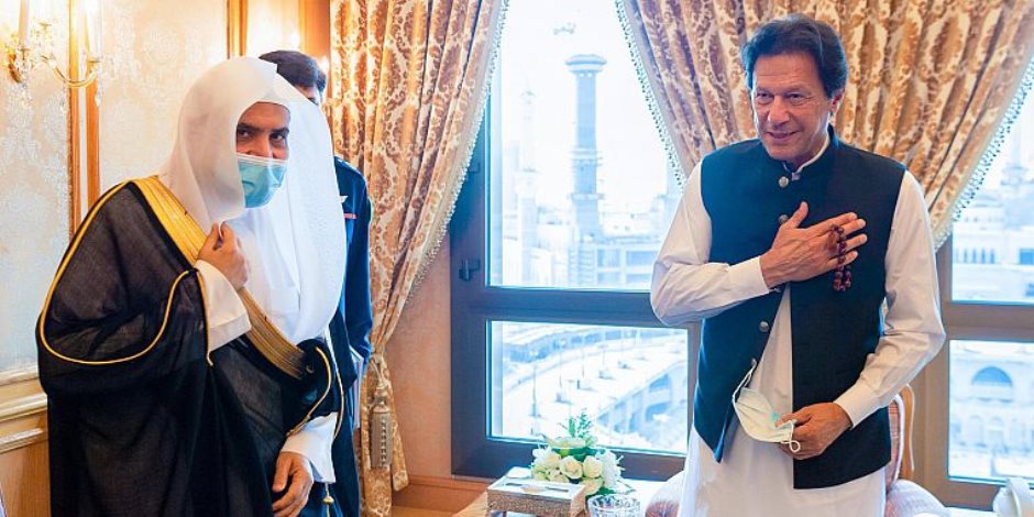 الأمين العام لرابطة العالم الإسلامي يلتقي رئيس الوزراء الباكستاني