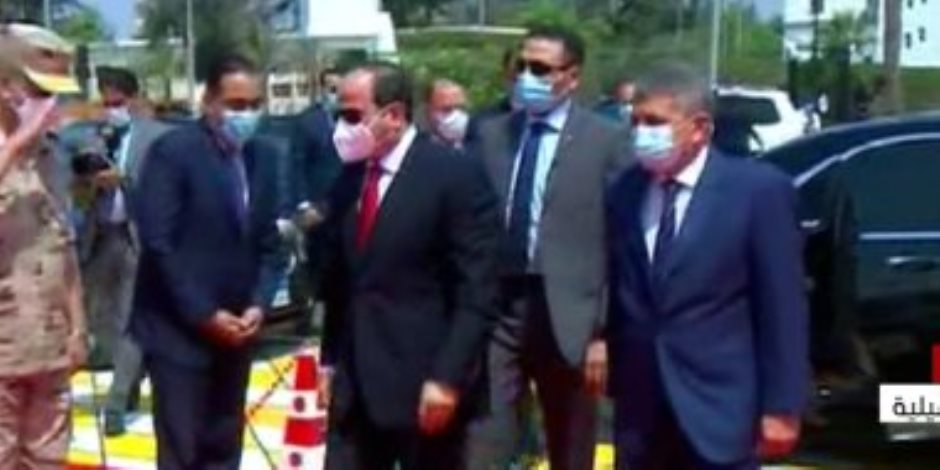  الرئيس السيسى يصل هيئة قناة السويس بالإسماعيلية لافتتاح مشروعات جديدة 