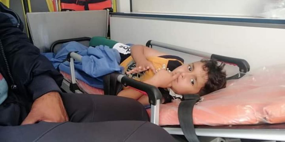 بالأسماء.. وصول أول 3 مصابين فلسطينيبن من غزة عبر رفح ونقلهم إلى مستشفى العريش لتلقي العلاج( صور)