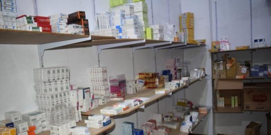 ضبط 60 ألف زجاجة مضاد حيوى منتهية الصلاحية بمخزن أدوية بالقليوبية