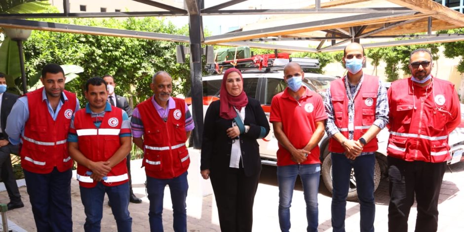 وزيرة التضامن تشهد إطلاق قافلة مساعدات طبية وغذائية لغزة (صور)