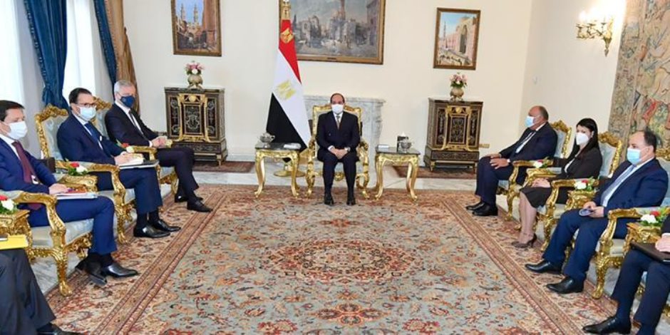 الرئيس السيسى: الفرص الاستثمارية مدعومة بعوامل الاستقرار بمفهومه الشامل فى مصر