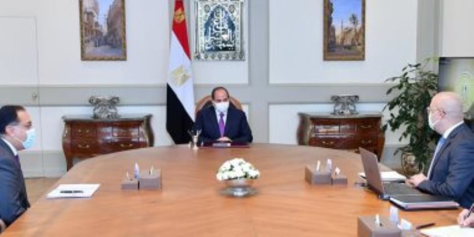 الرئيس السيسى يستعرض الموقف التنفيذى للمشروعات القومية لـ"الإسكان" بالجمهورية