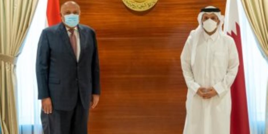 وزير الخارجية يلتقى نظيره القطرى بالدوحة بحضور وفد البلدين