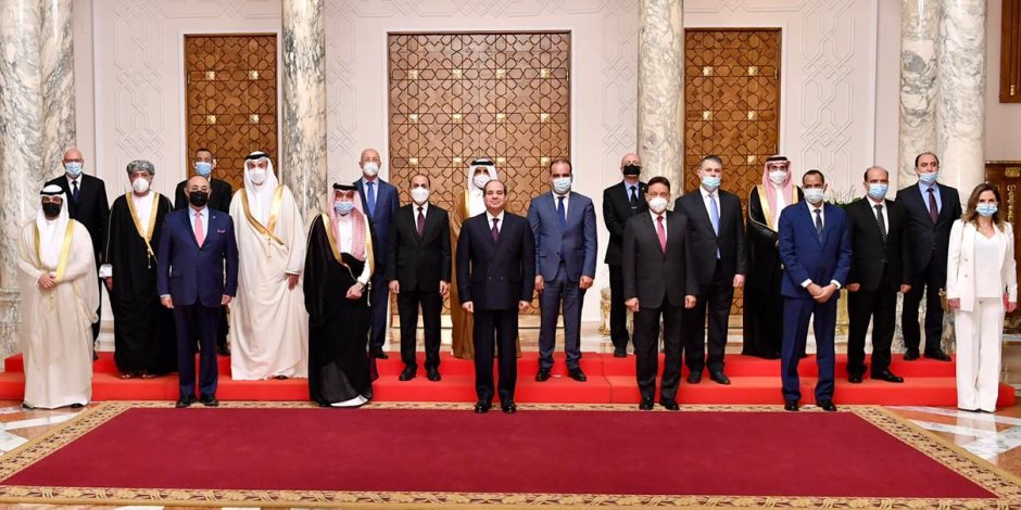 الرئيس السيسي: مصر واجهت مشاكلها بتجرد حقيقي ثقة في وعي الشعب