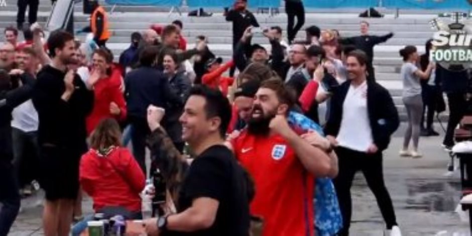 فرحة عارمة من جماهير إنجلترا بعد الفوز على ألمانيا فى يورو 2020.. فيديو