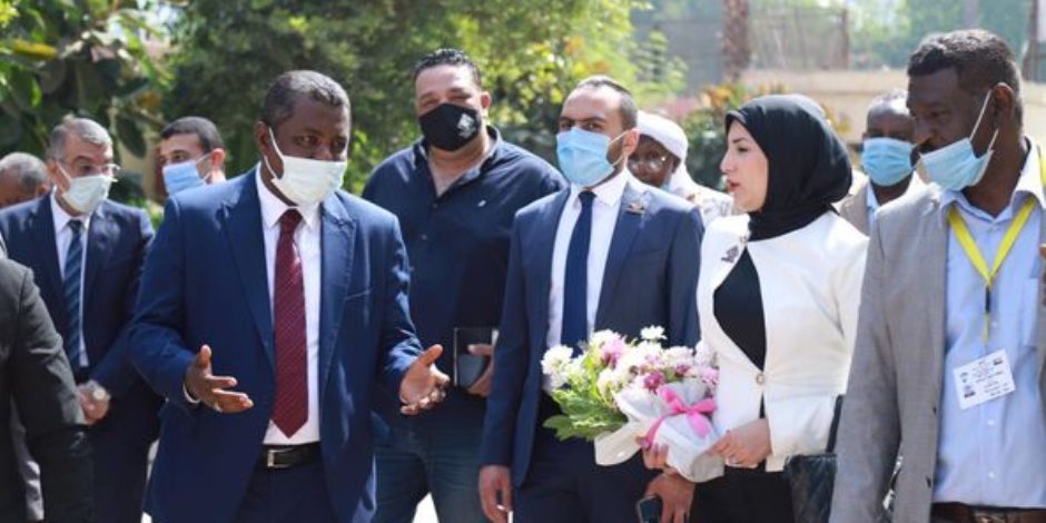  وفد تنسيقية شباب الأحزاب والسياسيين يتابع امتحانات الشهادة الثانوية السودانية بمصر