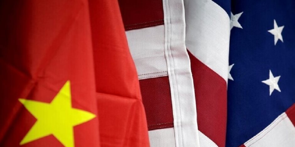 أزمة أمريكية صينية جديدة .. بكين تفرض عقوبات مضادة على وزير التجارة الأمريكي السابق وأفراد آخرين