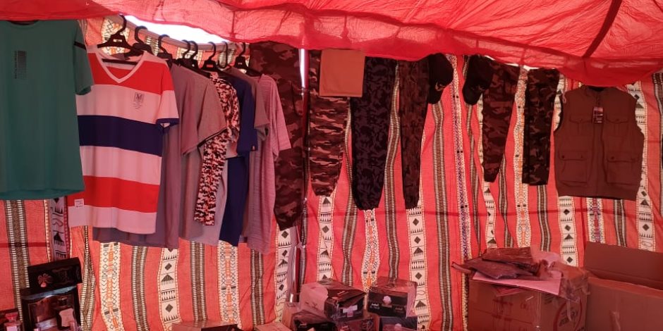 سوق تراثية لمستلزمات الإبل والمشغولات البدوية.. جولة في مهرجان سباق العلمين للهجن (صور)