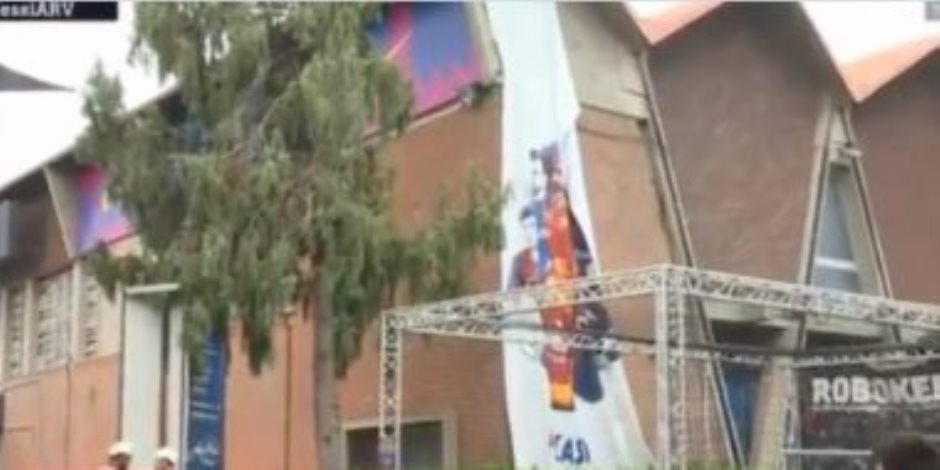 إزالة صور ميسي من محيط ملعب "كامب نو" بعد رحيله عن برشلونة رسميا.. فيديو