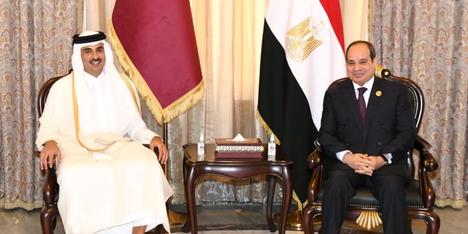 الرئيس السيسي يلتقي مع أمير دولة قطر تميم بن حمد في بغداد