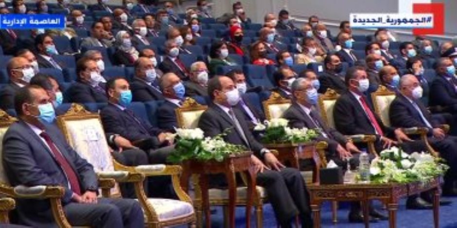 الرئيس السيسي: "عايزين جهد أكبر عشان نحقق الـ 100 مليار لصندوق تحيا مصر"
