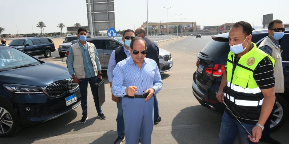 الرئيس السيسى يتفقد توسعة "الدائرى" والمحاور والطرق الجديدة بمنطقة مطار القاهرة (صور)