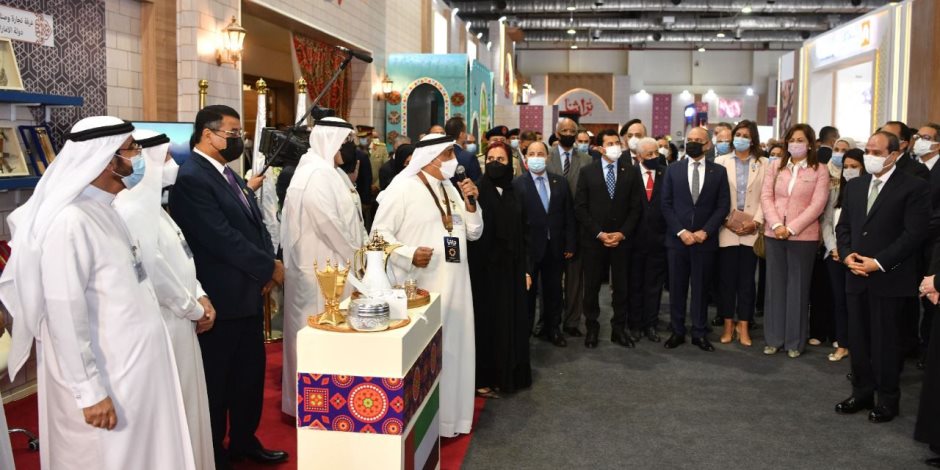 الرئيس السيسي يتفقد أجنحة الإمارات والأردن والسودان المشاركة بمعرض «تراثنا»