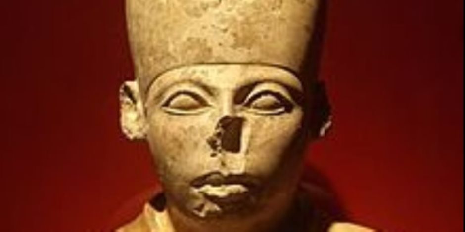 تمثال الملك «خاع -سخموي».. حكاية أقدم تمثال ملكي في التاريخ سيزين المتحف الكبير 