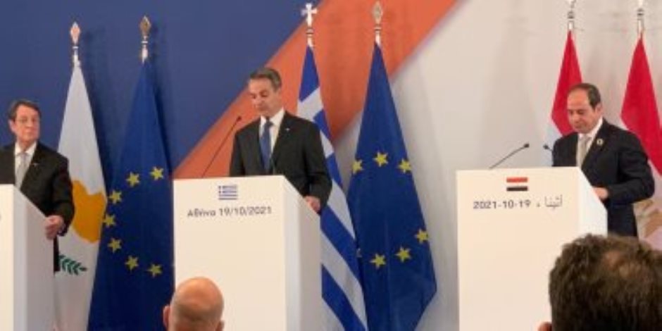 الرئيس السيسى: الربط الكهربائى مع قبرص واليونان يقربنا من الربط مع أوروبا كلها