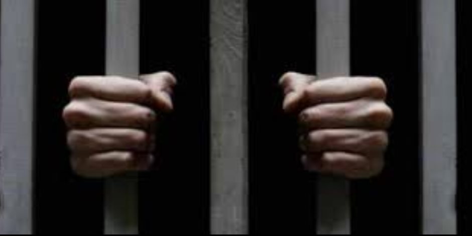 مصدر أمني ينفى مزاعم الاعتداء على نزلاء سجن المنيا والمنقولين من سجن طرة