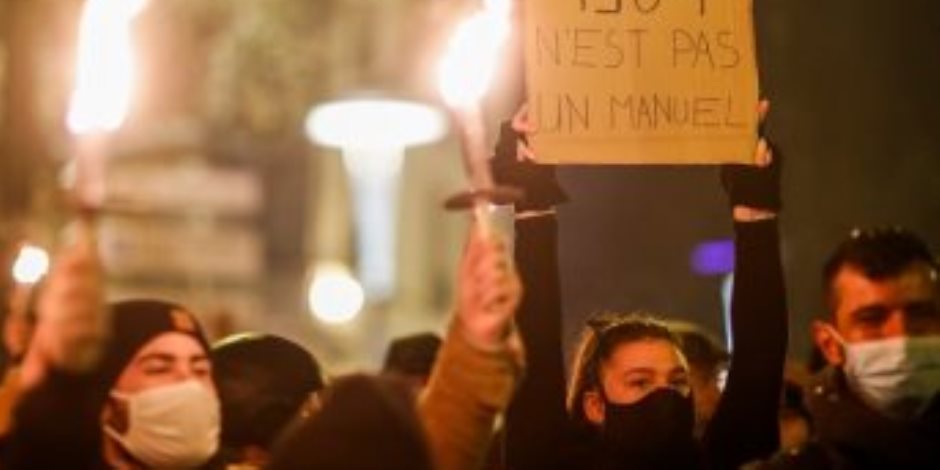 نهب محلات تجارية في احتجاجات مناهضة لقيود كورونا بفرنسا
