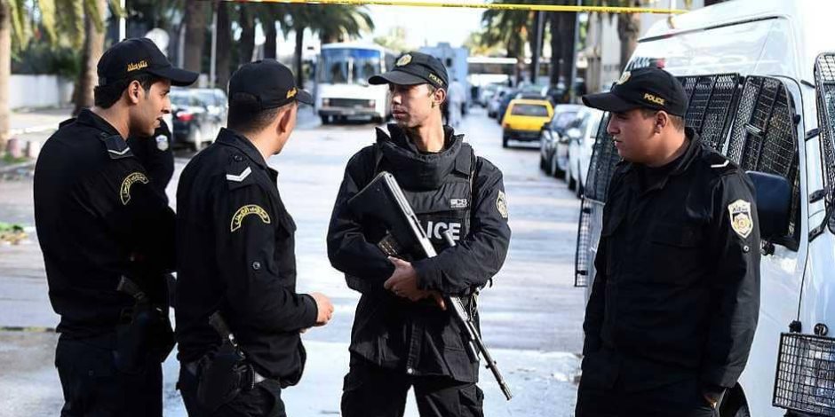  الشرطة التونسية تسيطر على مسلح حاول اقتحام وزارة الداخلية
