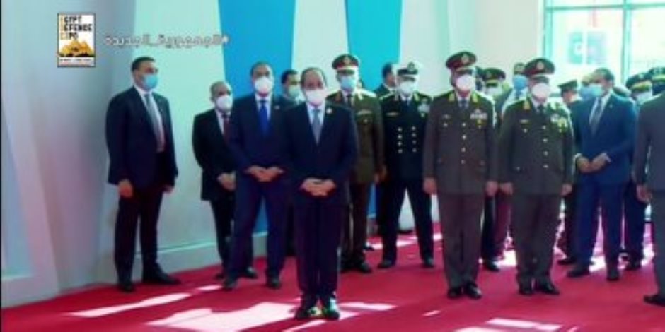 الرئيس السيسي يتفقد أجنحة معرض الصناعات الدفاعية والعسكرية إيديكس 2021