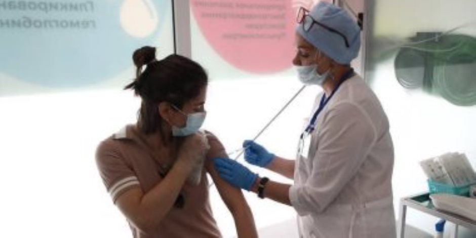 تطعيم العشرات ضد كورونا بلقاحات منتهية الصلاحية في فرنسا