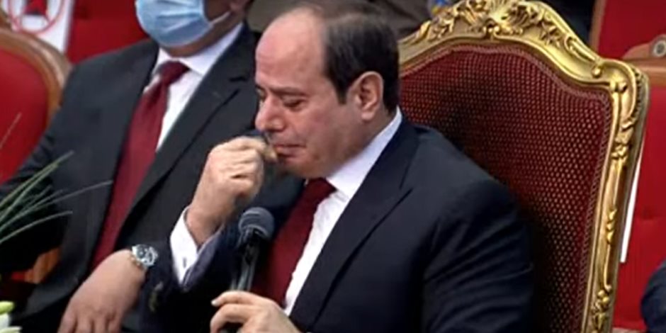 تنهمر في المواقف الإنسانية.. سر دموع الرئيس السيسي في احتفالية "قادرون باختلاف"