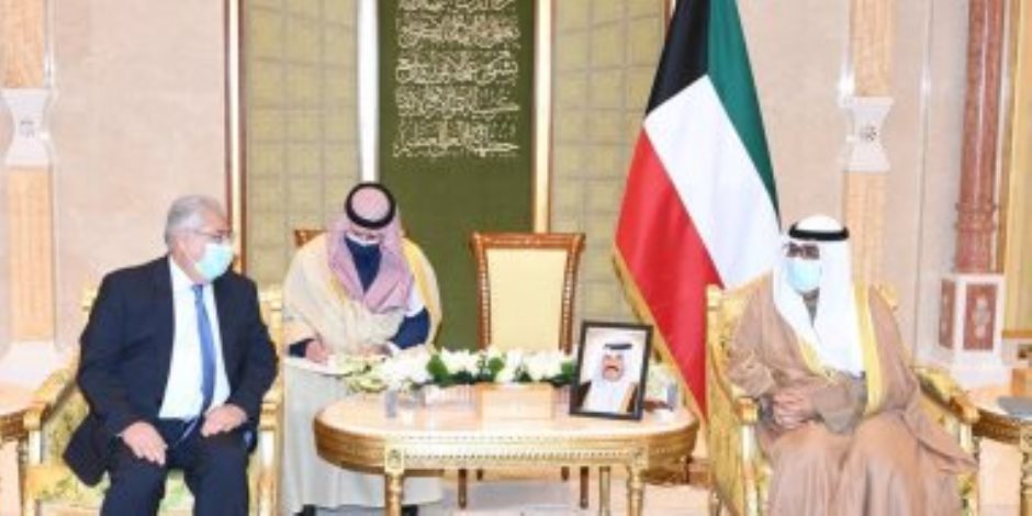 السفير المصرى الجديد لدى الكويت يُقدم أوراق اعتماده لولى العهد