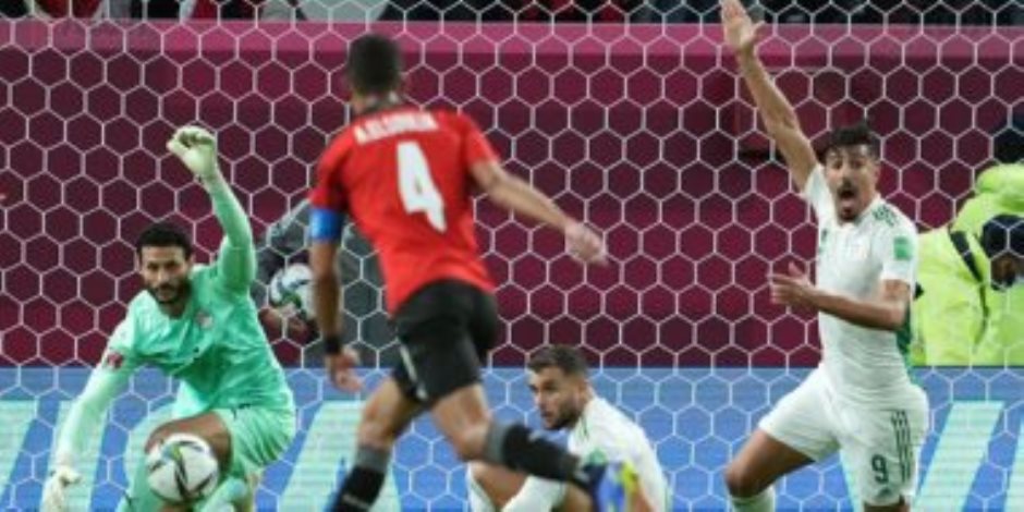 بفارق الإنذارات .. منتخب مصر يتصدر مجموعته بعد التعادل مع الجزائر 1 / 1 ويواجه الأردن