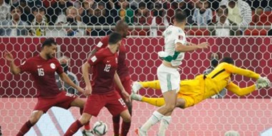 بهدف في الوقت الضائع .. منتخب الجزائر يتأهل لنهائي كأس العرب 2021 بفوز مثير على حساب قطر "فيديو"