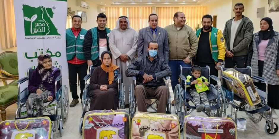 تضم كراسي متحركة وسماعات أذن.. محافظ شمال سيناء يسلم 6 من ذوي الاحتياجات الخاصة أجهزة تعويضية (صور)