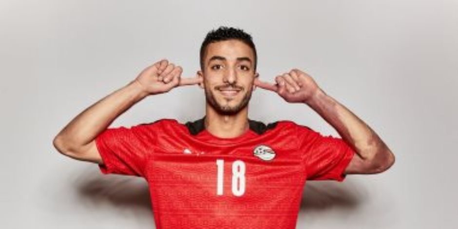 براسية رائعة .. محمد عبد المنعم يتقدم بالهدف الأول لمنتخب مصر فى شباك السودان