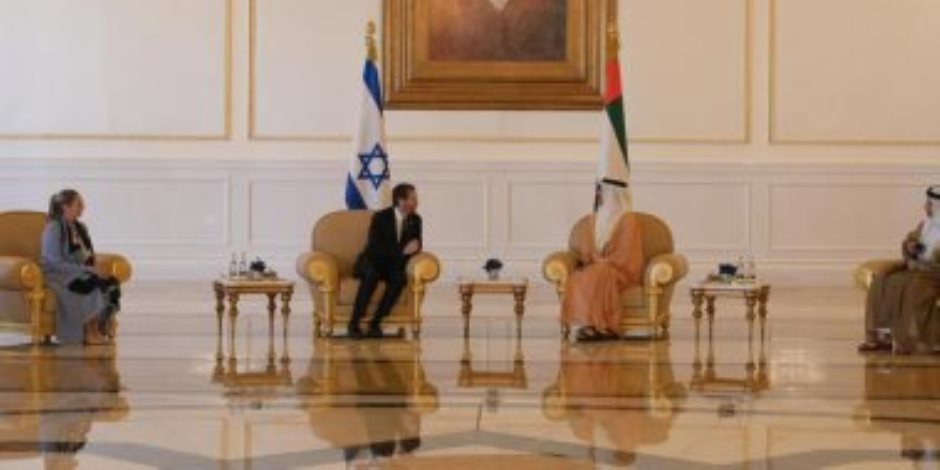 الرئيس الإسرائيلى يصل الإمارات في زيارة رسمية
