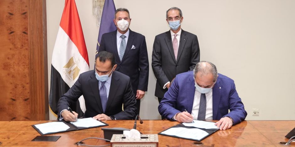 بروتوكول تعاون بين وزارة الاتصالات وبنك مصر لتنفيذ أعمال التكامل بين البنك ومنصة مصر الرقمية والمحول الرقمى الحكومى
