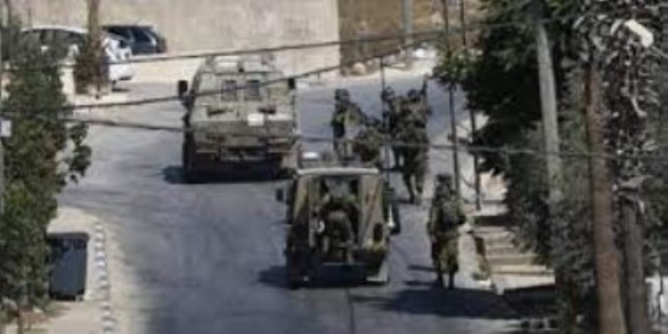 إسرائيل تفرض إغلاقا مشددا على حى الشيخ جراح وتعتدى على الأهالى والمتضامنين