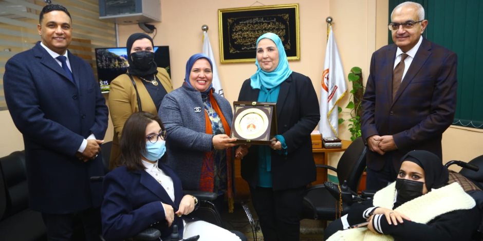 التضامن تفتتح وحدة مناهضة العنف ضد المرأة بجامعة المنصورة.. وتتفقد معسكر "قادرون باختلاف"