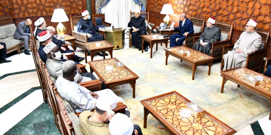 وزراء الشئون الدينية والمفتين في العالم يطالبون من القاهرة بتكثيف الخطاب الديني والإعلامي لمواجهة الفتن والشائعات