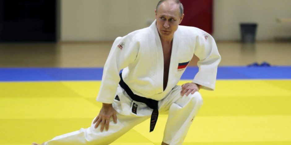 مطاردة بوتين.. تجريد الرئيس الروسي من الحزام الأسود للتايكوندو