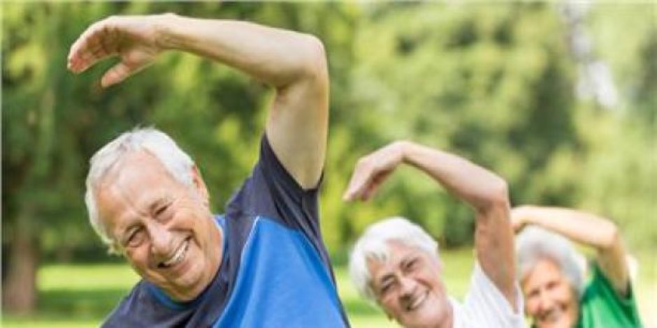 أبرزها الشعور بالسعادة وتقوية الذاكرة.. الصحة توضح فوائد الرياضة لدي المسنين