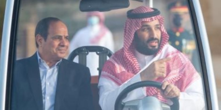 محمد بن سلمان يصطحب الرئيس السيسي فى جولة بحى الطريف التاريخى.. صور